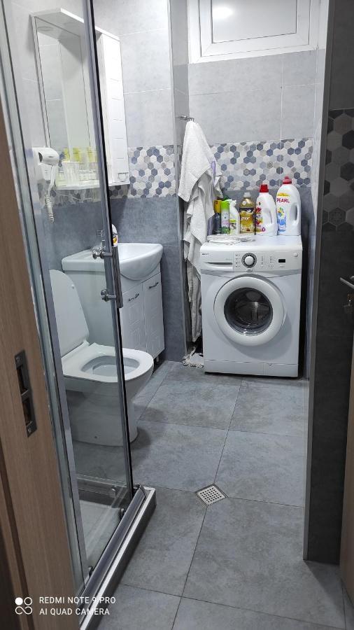 Family Apartament Appartamento Tbilisi Esterno foto