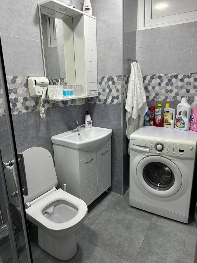 Family Apartament Appartamento Tbilisi Esterno foto