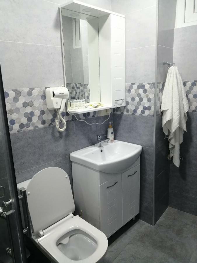 Family Apartament Appartamento Tbilisi Esterno foto